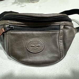 Vintage Aspen Woods leather Fanny pack.